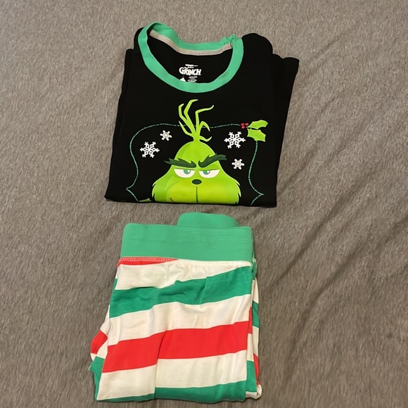 Dr. Seuss Other - The Grinch pajama set